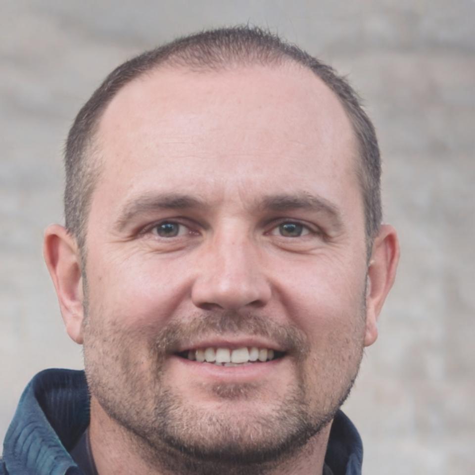 Risk management specialist with focus on macroeconomic trends