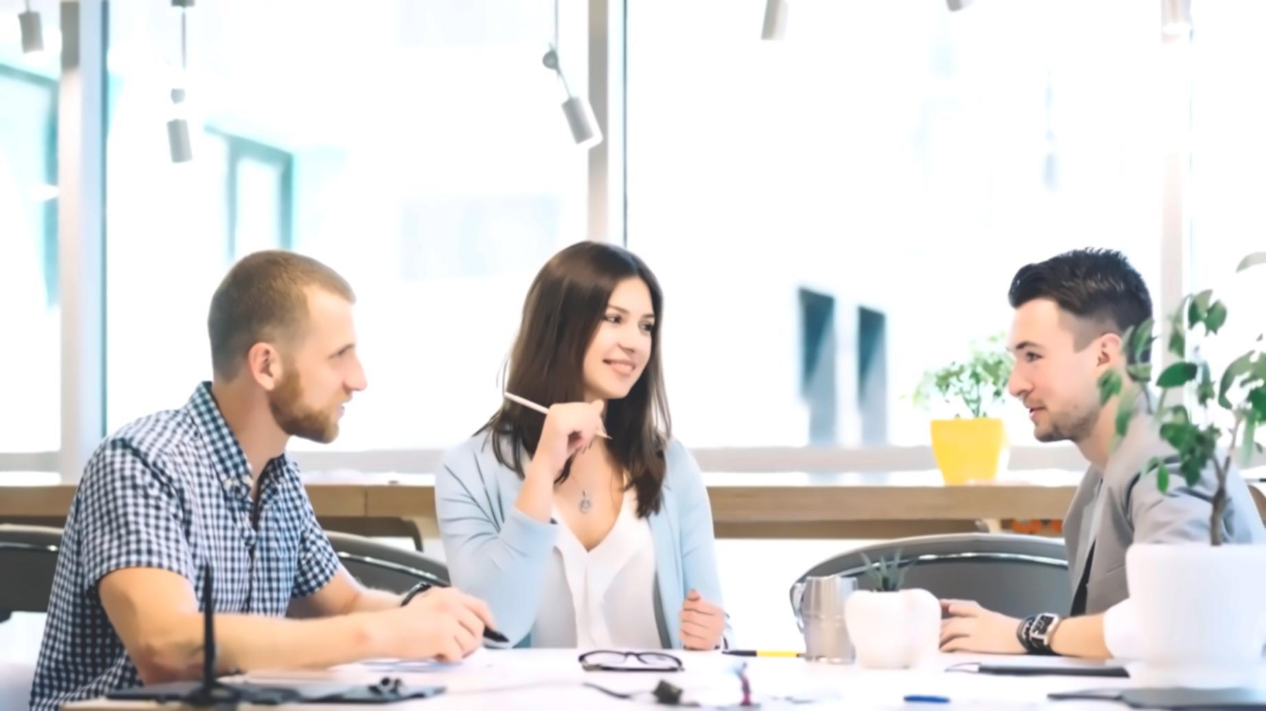 Economic data visualization with trend analysis and forecasting models